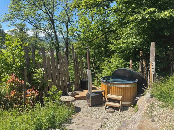 Bain à remous extérieur