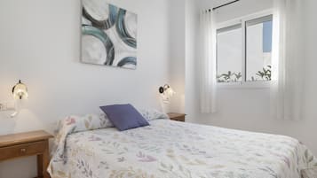 2 Schlafzimmer, Bügeleisen/Bügelbrett, Bettwäsche
