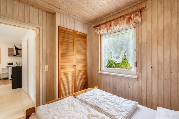 2 bedrooms, bed sheets