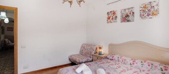 Holiday Home 'Casa Vacanza Le Primavere' with Sea View, Wi-Fi and Air Conditioning