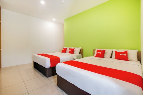 Junction Hostel Poblacion Makati Avenue