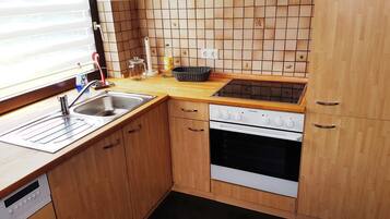 Frigorífic, microones, forn i placa de cuina