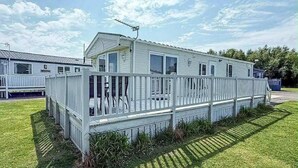 Terrace/patio - Super 2 bed 6 Berth Caravan Pets go Free (Hunstanton)