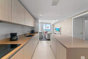 Condo, 1 King Bed, Balcony, Ocean View (Sunny Balcony) | Private kitchen
