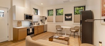 New Luxury Condo! Downtown! Ground Floor - Haven 103