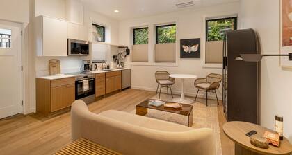 New Luxury Condo! Downtown! Ground Floor - Haven 103