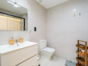 House | Bathroom | Hair dryer - Apartment in Las Palmas Near Las Canteras Beach (Las Palmas de Gran Canaria)