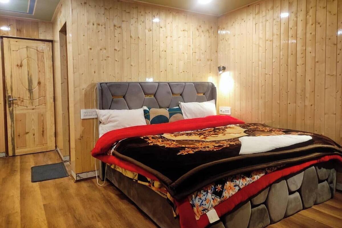 Classic Double Room, Mountain View | Wi-fi percuma, cadar katil 