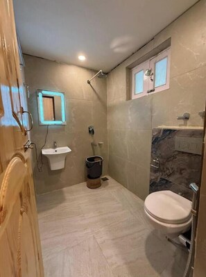 Classic Double Room, Mountain View | Bathroom - Hotel Sun Shine (Anantnag)