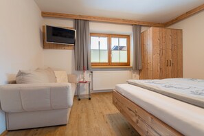 Comfort Apartment, 3 Bedrooms, Mountain View | Free WiFi