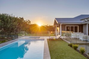 House | 5 bedrooms - The Break Pool Spa Sauna Beach (Melbourne)