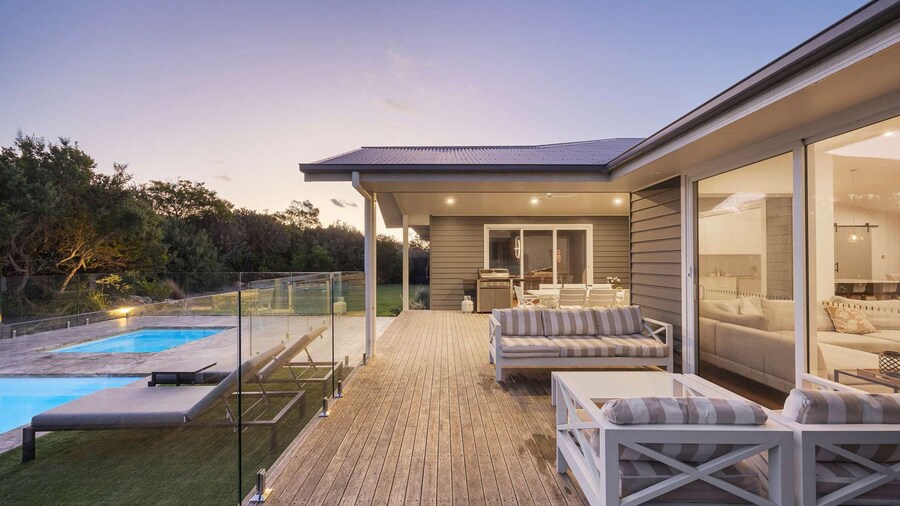 The Break Pool Spa Sauna Beach