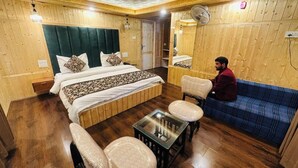 Classic Double Room, Balcony, Mountain View