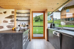 Kühlschrank, Ofen, Herdplatte, Geschirrspüler