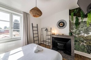 Literie de qualité supérieure, matelas Select Comfort, minibar