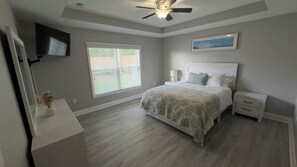 3 bedrooms, iron/ironing board, WiFi, bed sheets - Charming 3-bedroom house in tranquil Winter Haven w/Lake Access (Winter Haven)