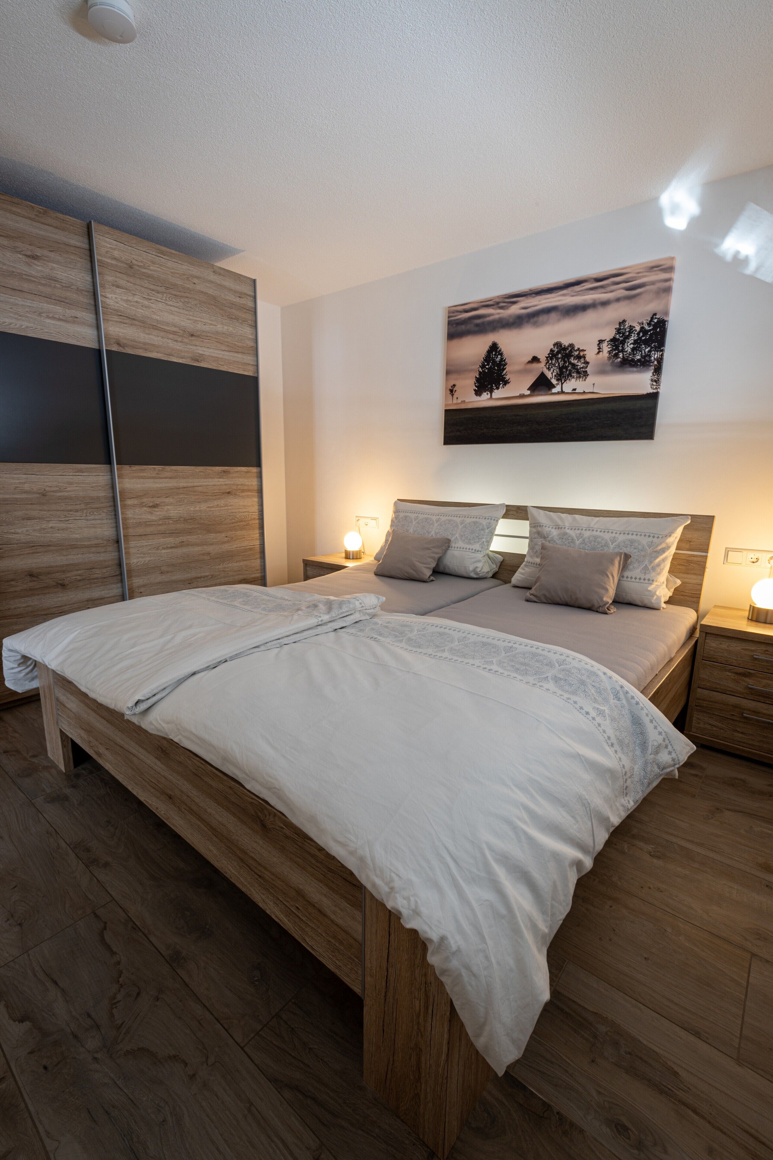 1 habitación, tabla de planchar con plancha, wifi y ropa de cama 