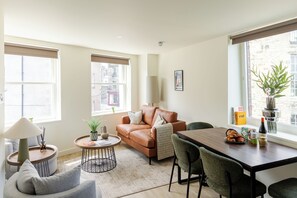 Apartment | Blackout drapes, free WiFi, bed sheets - Broughton Market Aparthotel (Edinburgh)