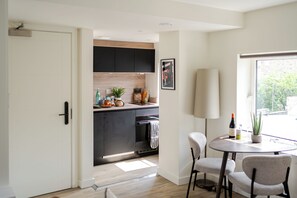 Living area - Broughton Market Aparthotel (Edinburgh)