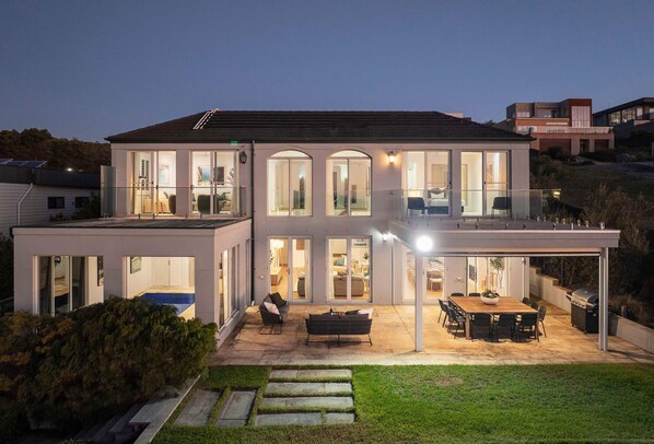 House | 6 bedrooms, Internet