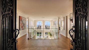 6 bedrooms, Internet