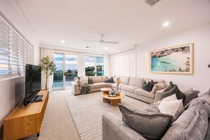 6 bedrooms, Internet - Mount Martha Manor Indoor Pool Ocean Views (Melbourne)
