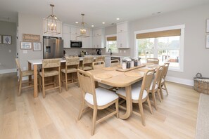 Fridge, microwave, oven, stovetop - New Construction, 5 Bedroom, Private Pool - Down At The Lah De Dah (Surfside Beach)