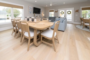 Dining - New Construction, 5 Bedroom, Private Pool - Down At The Lah De Dah (Surfside Beach)