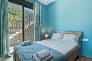 2 chambres, fer et planche à repasser, Wi-Fi, draps fournis