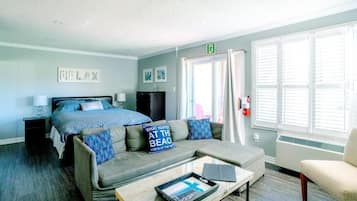 Standard Apartment, 1 Queen Bed with Sofa bed, Balcony, Mountain View