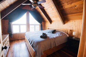 4 bedrooms, WiFi, bed sheets