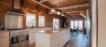 Elgin Inn -Rustique bord de lac, SPA, quai, kayaks