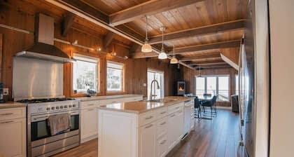 Elgin Inn -Rustique bord de lac, SPA, quai, kayaks