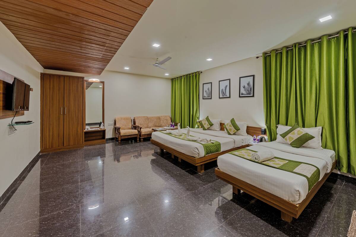 Suite Room AC 350 Square Feet | 床單