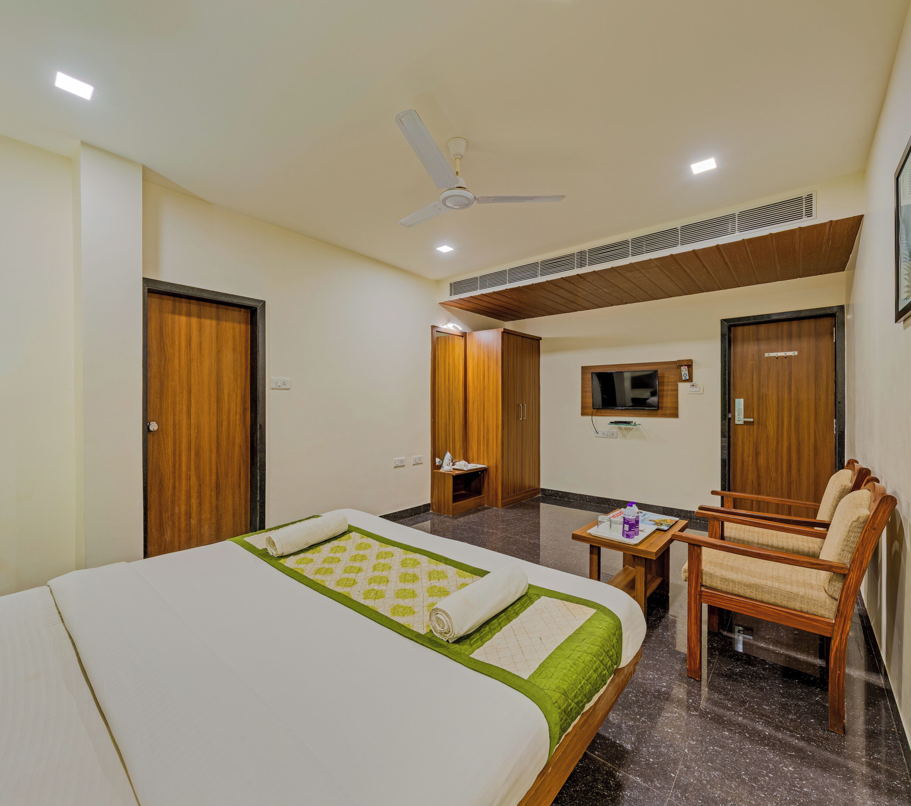 Deluxe Room AC 260 Square Feet | ベッドシーツ