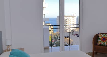 CENTRALLY LOCATED APARTMENT NEAR BEACH SANDY BEACH VIEWS