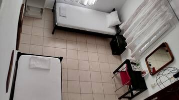 Studio Basic, balkon, pemandangan halaman | Kedap suara, Wi-Fi gratis, dan seprai linen