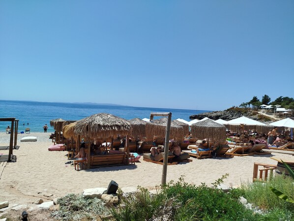 Beach nearby, white sand - Rozalia Studios (Sivota)