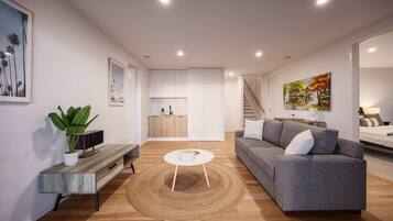 House | 5 bedrooms, Internet