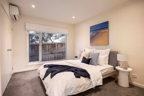 House | 4 bedrooms, Internet - Sunset Haven Views Pool Spa Kids Amenities (Melbourne)