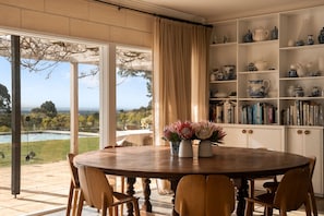 House | 4 bedrooms, Internet - Villa Floretti Heated Spa With Stunning Views (Melbourne)