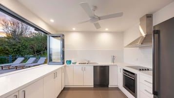 House | 5 bedrooms, Internet