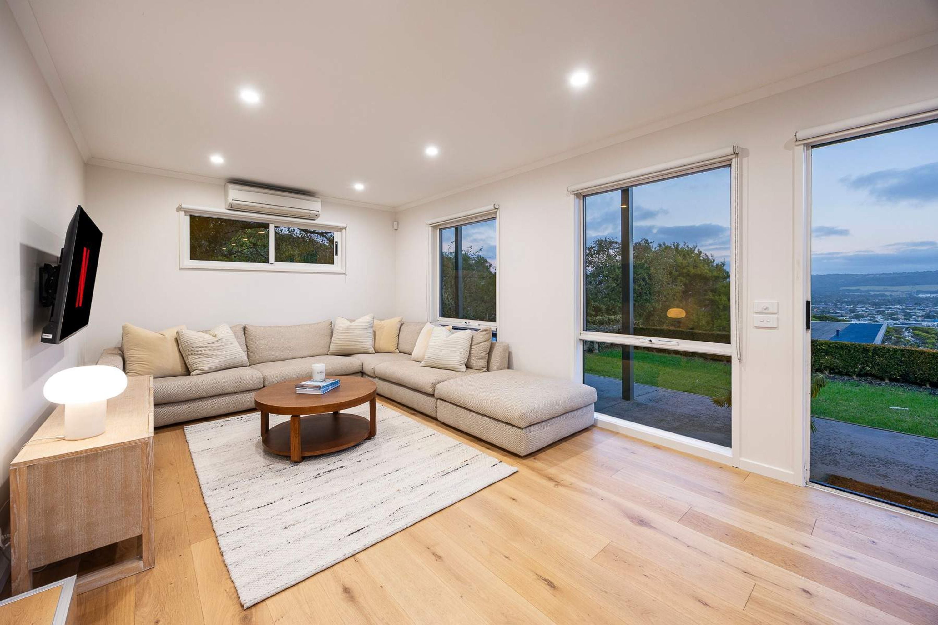 House | 5 bedrooms, Internet