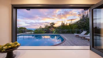 House | 5 bedrooms, Internet