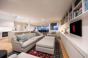 House | 5 bedrooms, Internet