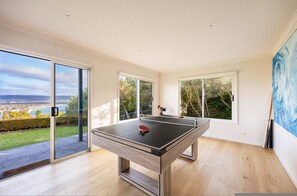 House | 5 bedrooms, Internet