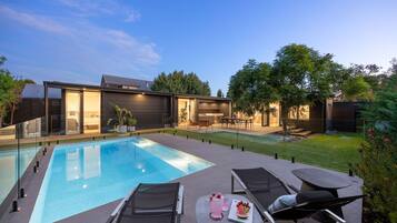 House | 4 bedrooms, Internet