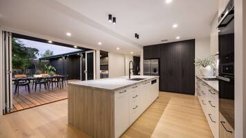 House | 4 bedrooms, Internet