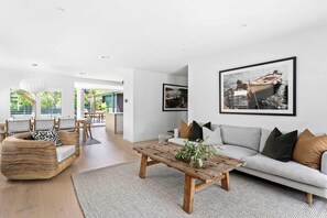 Casa | 4 quartos, acesso à internet de alta velocidade