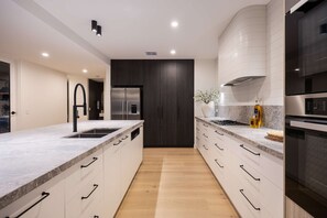 House | 4 bedrooms, Internet